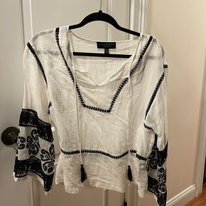 Light long sleeve embroidered top